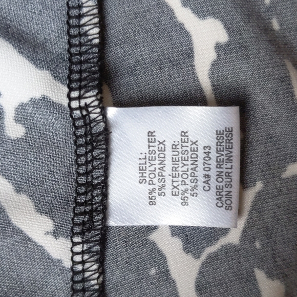 Calvin Klein Shell, M, Black and White, Sleeveless - Picture 5 of 5